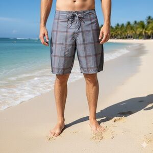 NWT COLUMBIA Gray and Red Plaid Men SZ36 Swim Board Shorts Zippered Pocket Beach